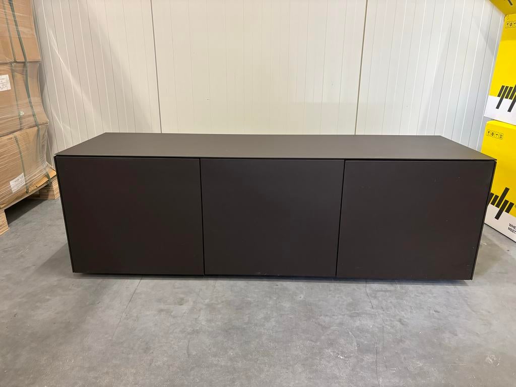 Donkerbruin tv-meubel met drie deuren Crest Karat, Huis en Inrichting, Ophalen, Gebruikt, 100 tot 150 cm, Minder dan 100 cm