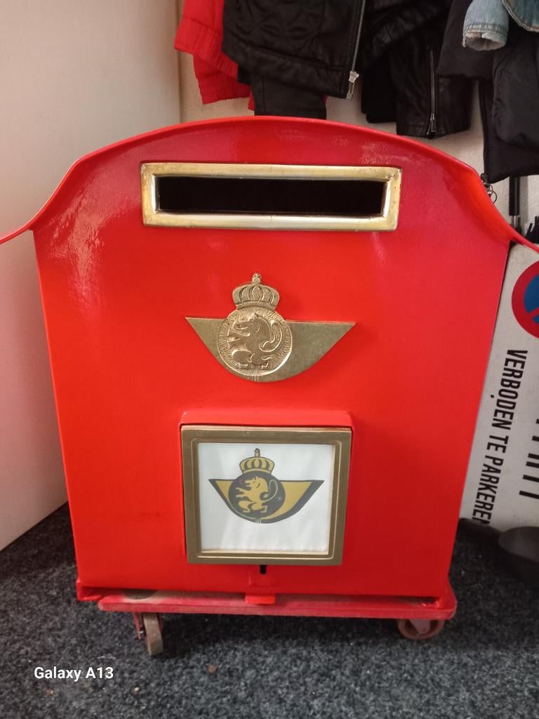 Schitterende Belgische brievenbus - Nieuw geverfd, Tuin en Terras, Brievenbussen, Ophalen, Gebruikt, IJzer, Staande brievenbus