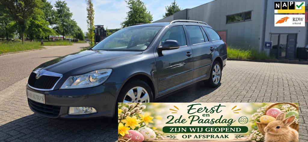 Skoda Octavia Combi Ambition 2eigenaar,Nieuw A.P.K,N.A.P, Voorwielaandrijving, Euro 5, Gebruikt, 4 cilinders