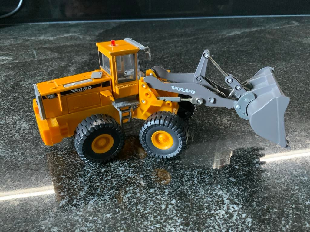 Volvo L180C wiellader model, Overige merken, Gebruikt, Ophalen of Verzenden, Groter dan 1:32