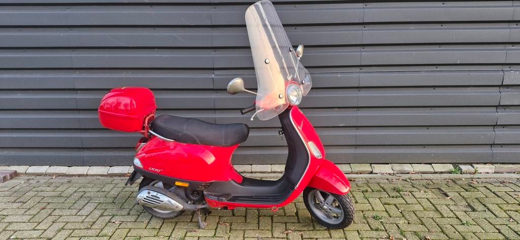 Vespa piaggio LX 50 4t  lage km stand, Ophalen, Piaggio, ., .