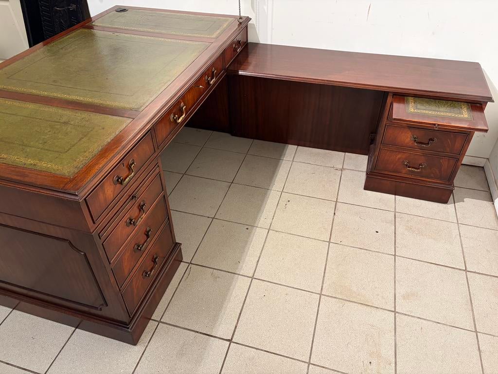 Engels hoekbureau met leren inleg