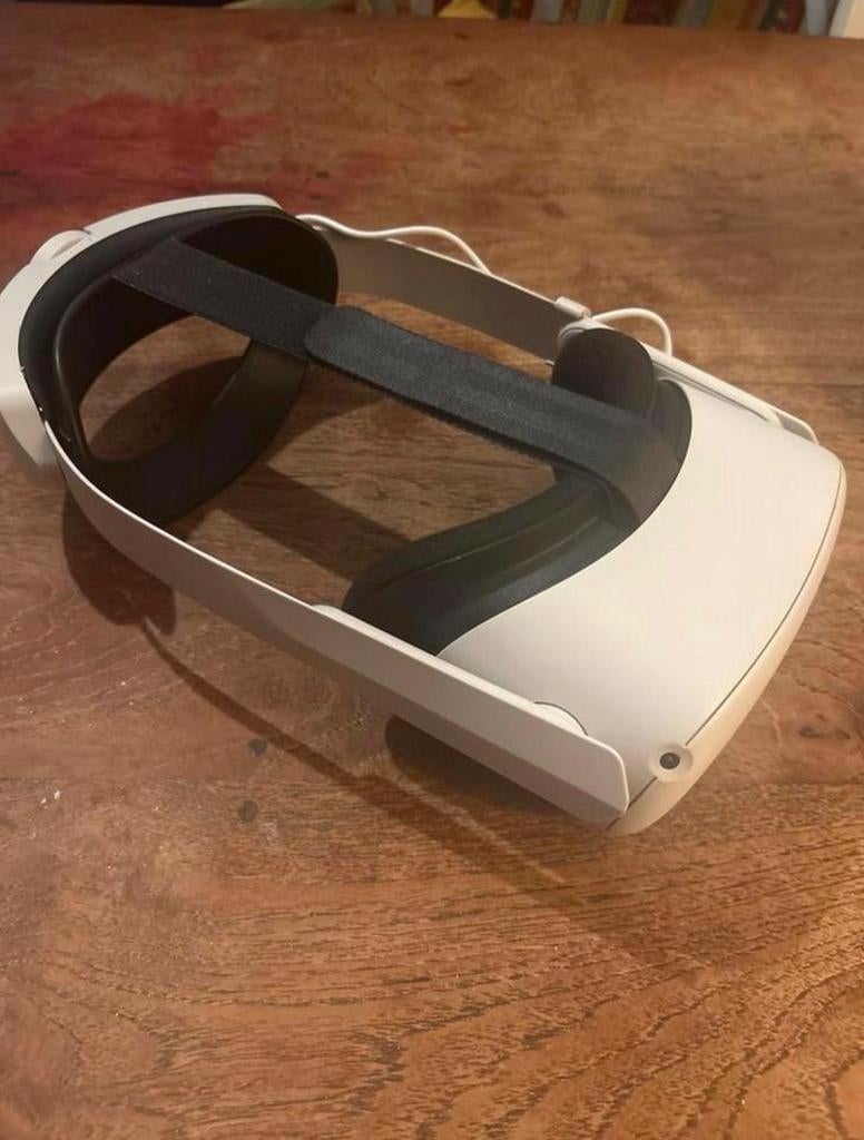 Meta Quest 2 128GB met Elite Strap, Grips en Reistas, Spelcomputers en Games, Ophalen, Zo goed als nieuw, VR-bril, Overige platformen