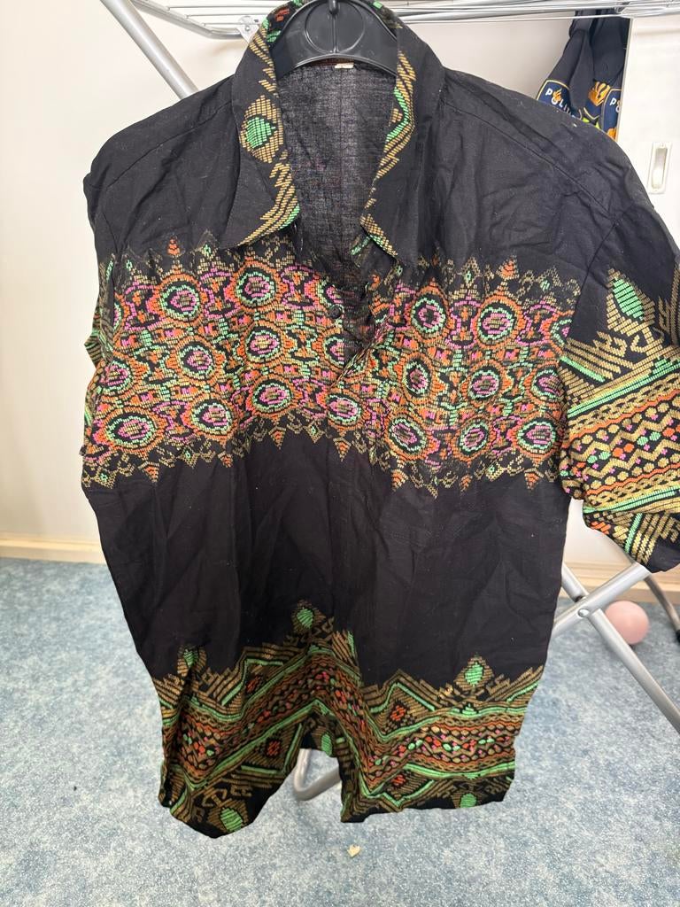 Nieuwe Mannen Korte Mouwen Batik Blouse - Maat M (Indonesisc, Kleding | Heren, Overhemden, Ophalen of Verzenden, Nieuw, Overige kleuren
