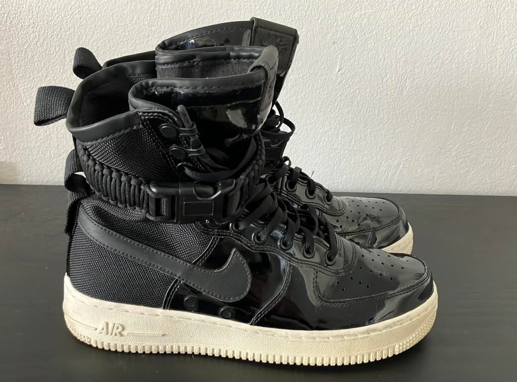 Nike, mt 40,5 (Nike SF Air Force 1 High Black Patent), Kleding | Dames, Schoenen, Zwart, Ophalen of Verzenden, Sneakers of Gympen