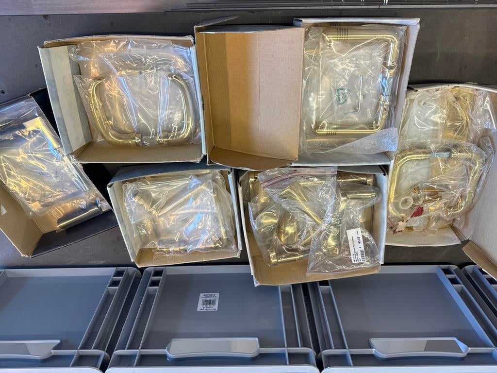 Partij ouderwets deurbeslag, Doe-het-zelf en Verbouw, Hang- en Sluitwerk, Ophalen, Nieuw, Koper of Messing, Klink of Kruk