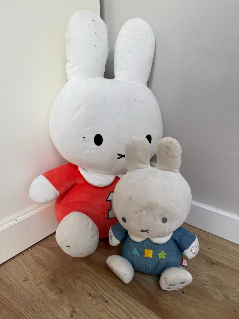 Nijntje knuffels - set van 2 (groot en klein), Kinderen en Baby's, Speelgoed | Knuffels en Pluche, Gebruikt, Konijn, Nijntje, Overige merken