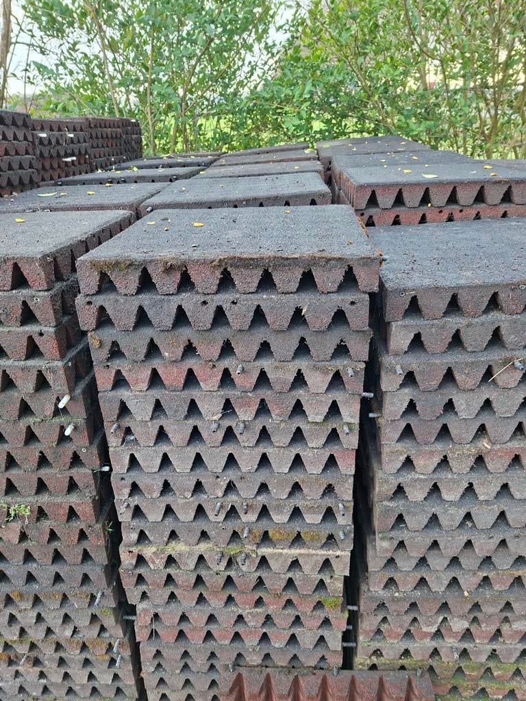750 rubberen tegels 50x50x6 cm staltegels stalmatten
