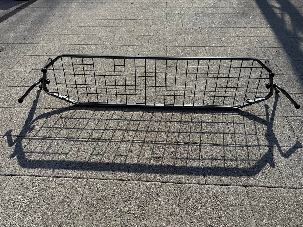 Travall Hondenrek TDG1590 Skoda Karoq 2017-2022, Ophalen, Zo goed als nieuw, Zwart, Android