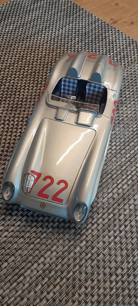 Mercedes Benz 300 SLR 1/18, Hobby en Vrije tijd, Modelauto's | 1:18, Ophalen of Verzenden, Zo goed als nieuw, Bburago