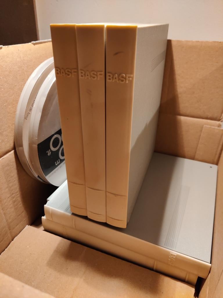 5 lege vierkante boxen voor 18 cm BasF spoelen en 2 ronde, Ophalen of Verzenden, Onderdeel, Met banden