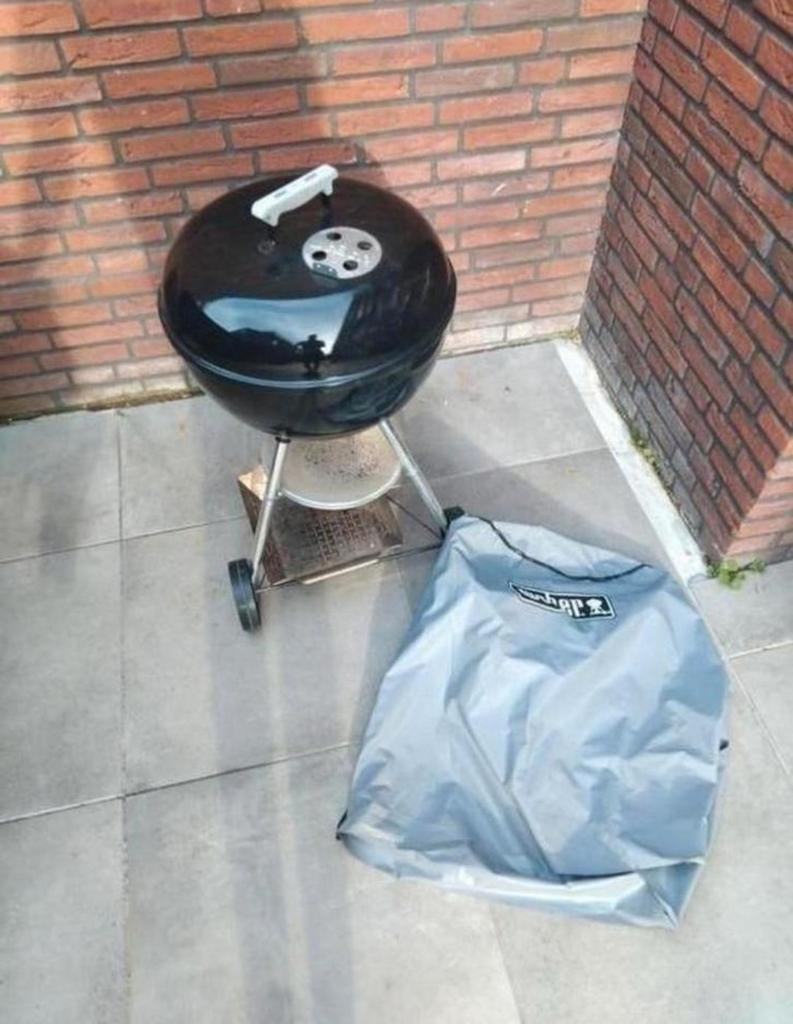 Weber bbq 46 cm houtskool barbeque

Prijs 25, Ophalen of Verzenden, Gebruikt