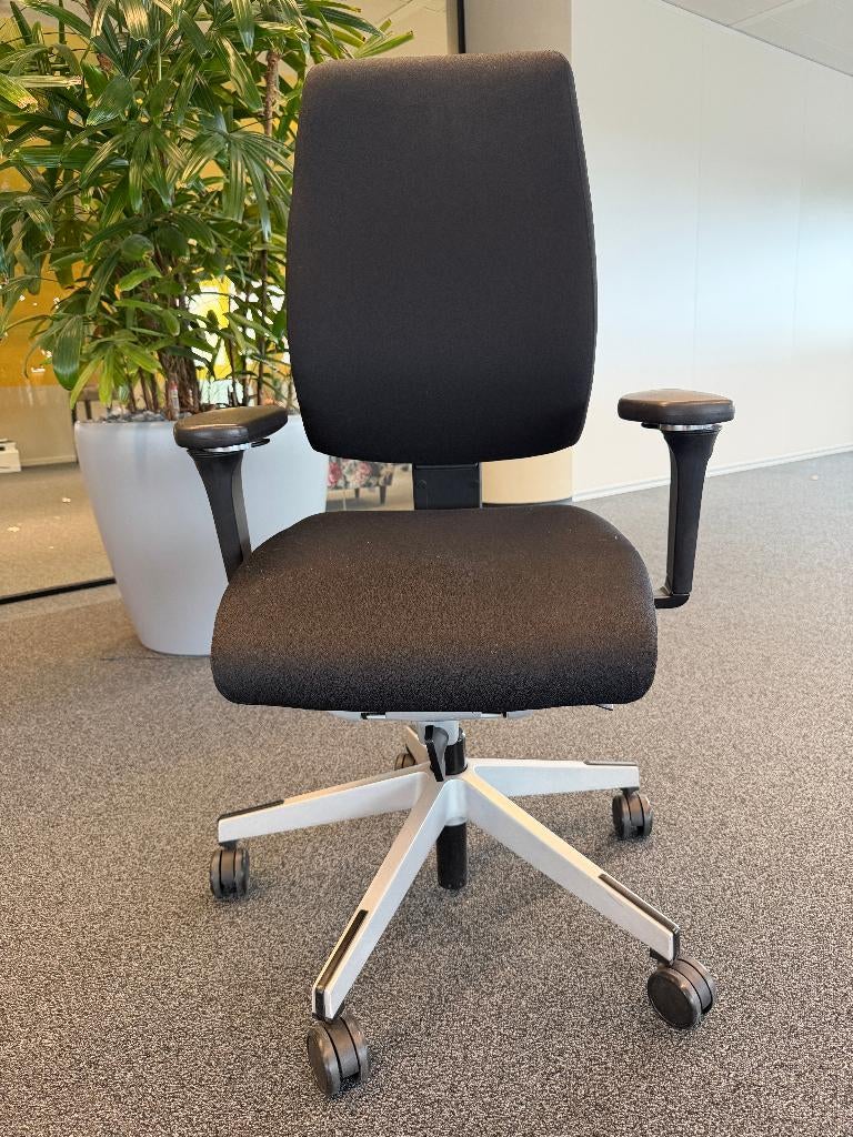 Giroflex G68 Ergonomische stoel / werkstoel / stoel,10 stuks, Gebruikt, Zwart, Ophalen of Verzenden, Bureaustoel