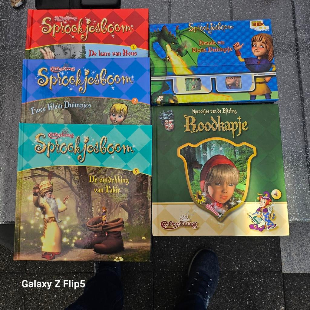Efteling Sprookjesboom boeken en Roodkapje boek, Boeken, Ophalen of Verzenden, Zo goed als nieuw