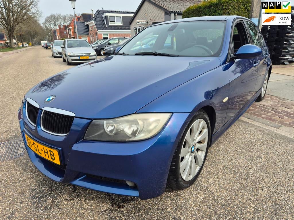 BMW 3-serie 318i High Executive m-pakket,sportinterieur, Achterwielaandrijving, Zwart, 4 cilinders, 129 pk