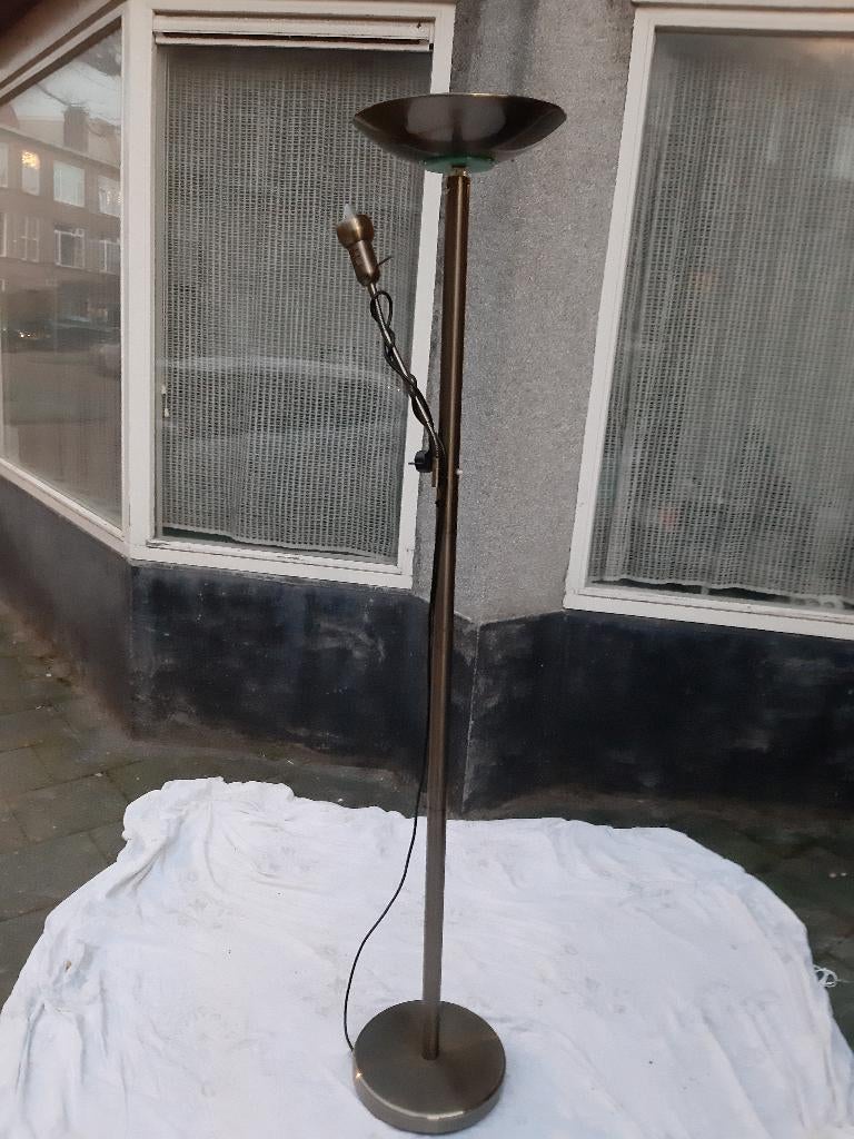 Mooi design floorlamp, messing met lees arm, upper light, Huis en Inrichting, Lampen | Vloerlampen, Ophalen, Gebruikt, Overige materialen