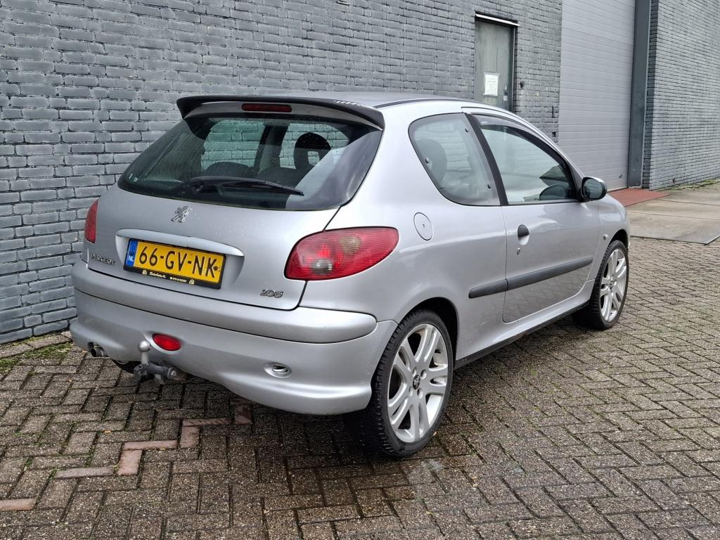 Peugeot 206 1.4 Gentry Airco Distr. vv ✅ APK 04-27, Auto's, 31 €/maand, 4 cilinders, Origineel Nederlands, Bedrijf