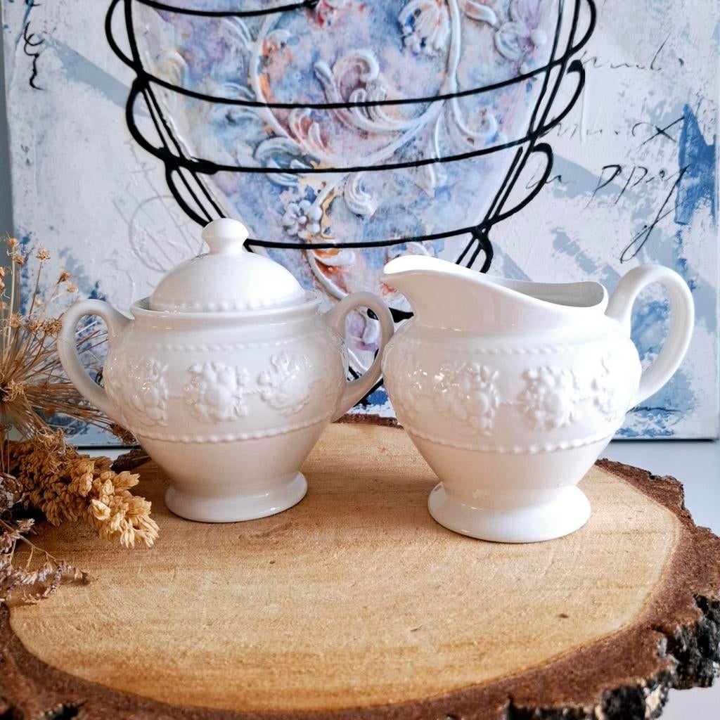 Wedgwood Home 'Festivity', wit roomstelletje, Huis en Inrichting, Keuken | Servies, Ophalen of Verzenden, Zo goed als nieuw, Porselein