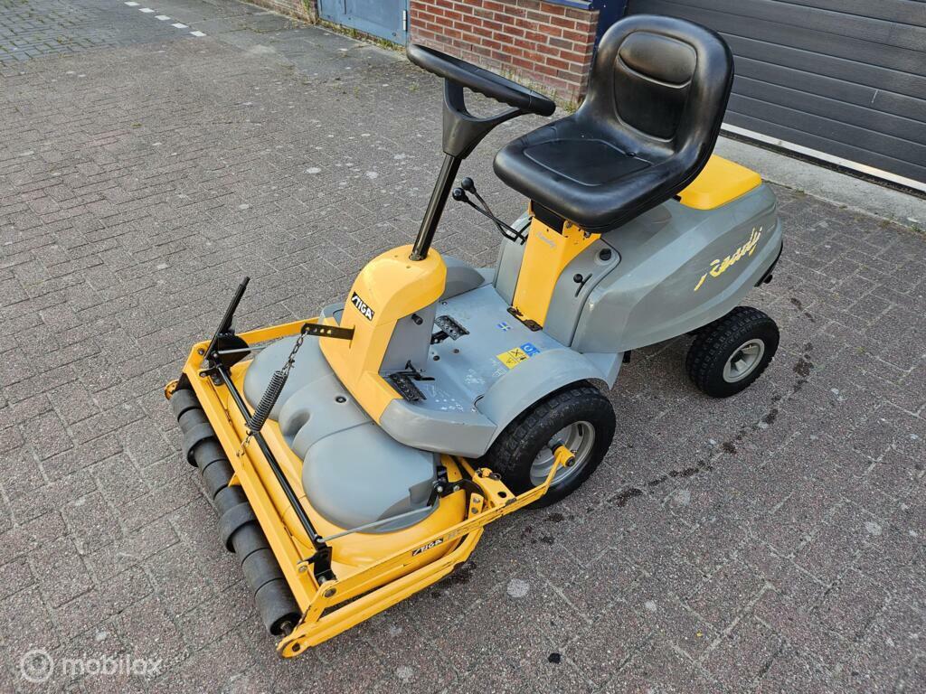 Zitmaaier  frontmaaier  stiga  ready  mulch, Tuin en Terras, Ophalen, Zo goed als nieuw, Versnellingen