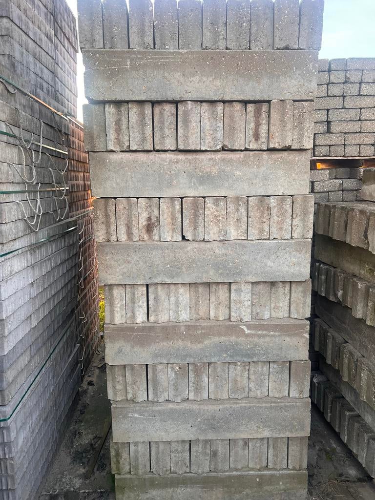 Betonbanden 10x20x100 grijs gebruikt, Tuin en Terras, Tegels en Klinkers, Ophalen, Gebruikt, Overige typen, 10 m² of meer
