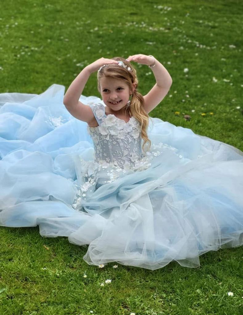 Prachtige Communiejurk / Feestjurk Blauw met Bloemen, Kinderen en Baby's, Kinderkleding | Maat 146, Ophalen, Zo goed als nieuw