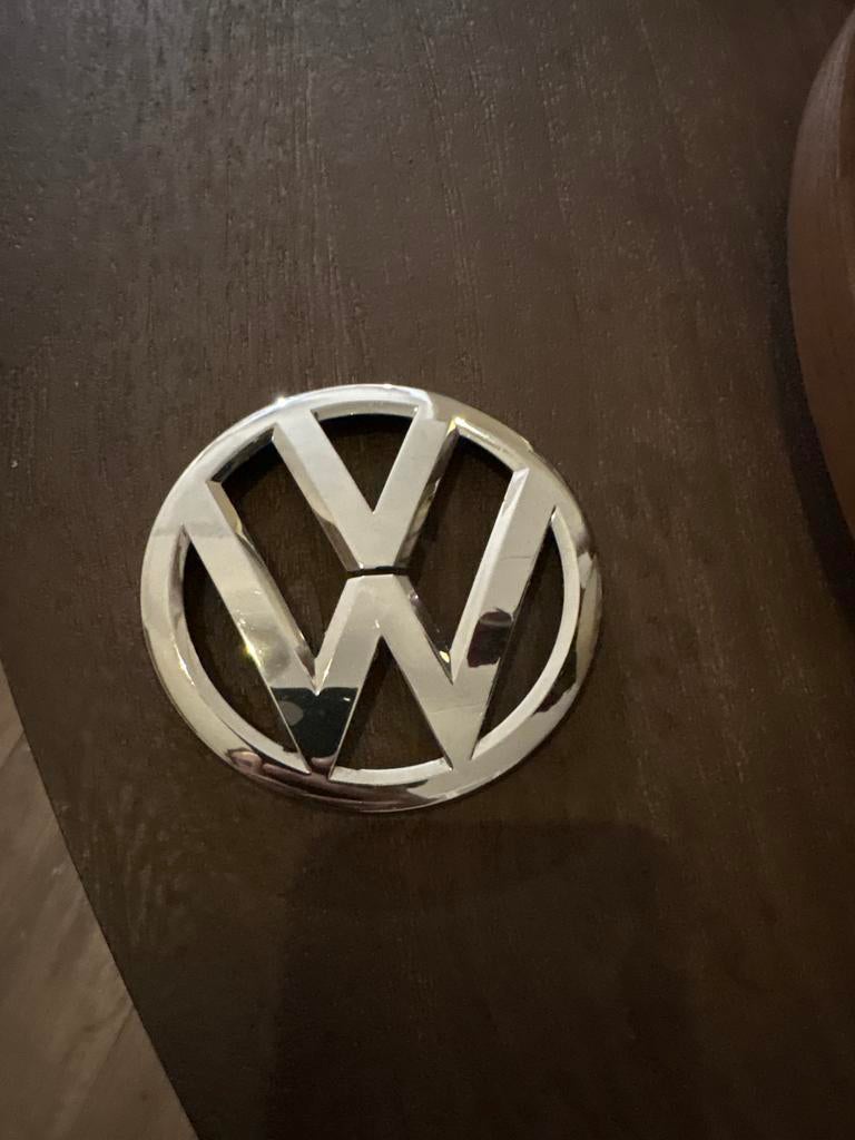 Volkswagen embleem - Chroom logo (achterkant golf 7), Ophalen, Gebruikt, Volkswagen