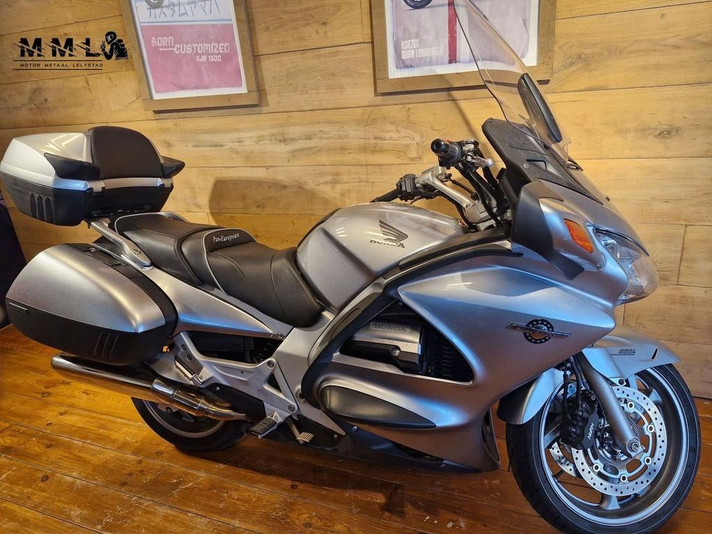 HONDA ST 1300 PAN EUROPEAN (bj 2007)