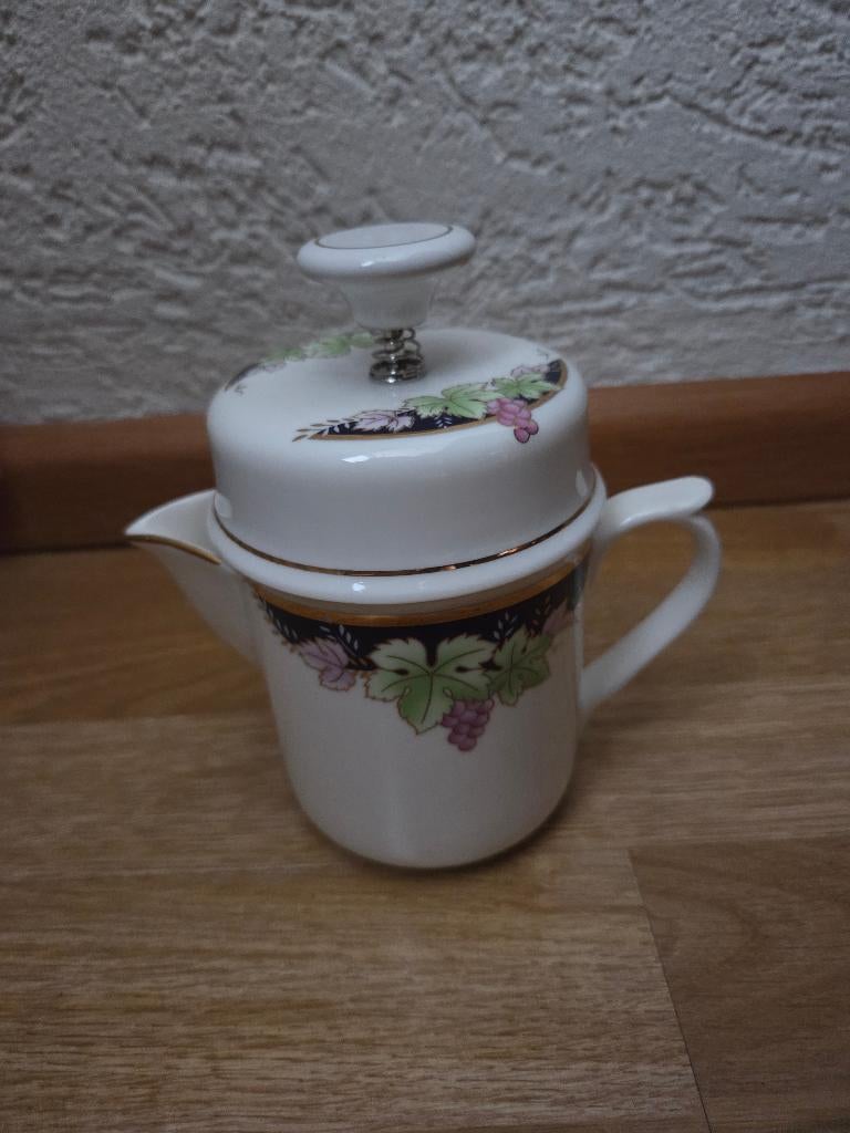 porseleinen theemaker / theepot, Gebruikt, Overige typen, Ophalen of Verzenden, Overige stijlen