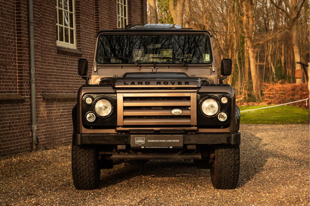 Land Rover Defender 2.4Tdci Station Wagon Rough Edition, Gebruikt, 122 pk, 10 km/l, Defender