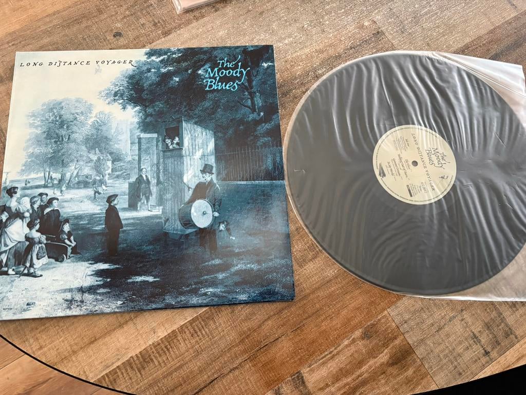 The Moody Blues - Long distance Voyager, Ophalen of Verzenden, Zo goed als nieuw, 12 inch