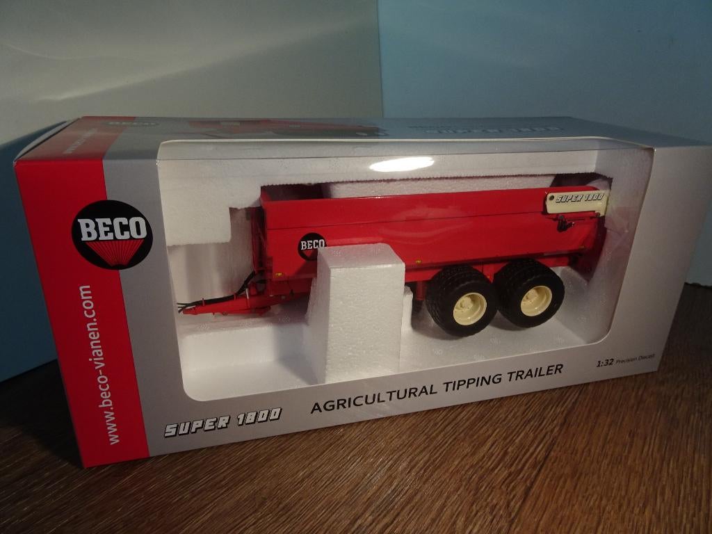 Te koop AT BECO Super 1800 Transport Kieper., Hobby en Vrije tijd, Modelauto's | 1:32, Nieuw, Tractor of Landbouw, Overige merken