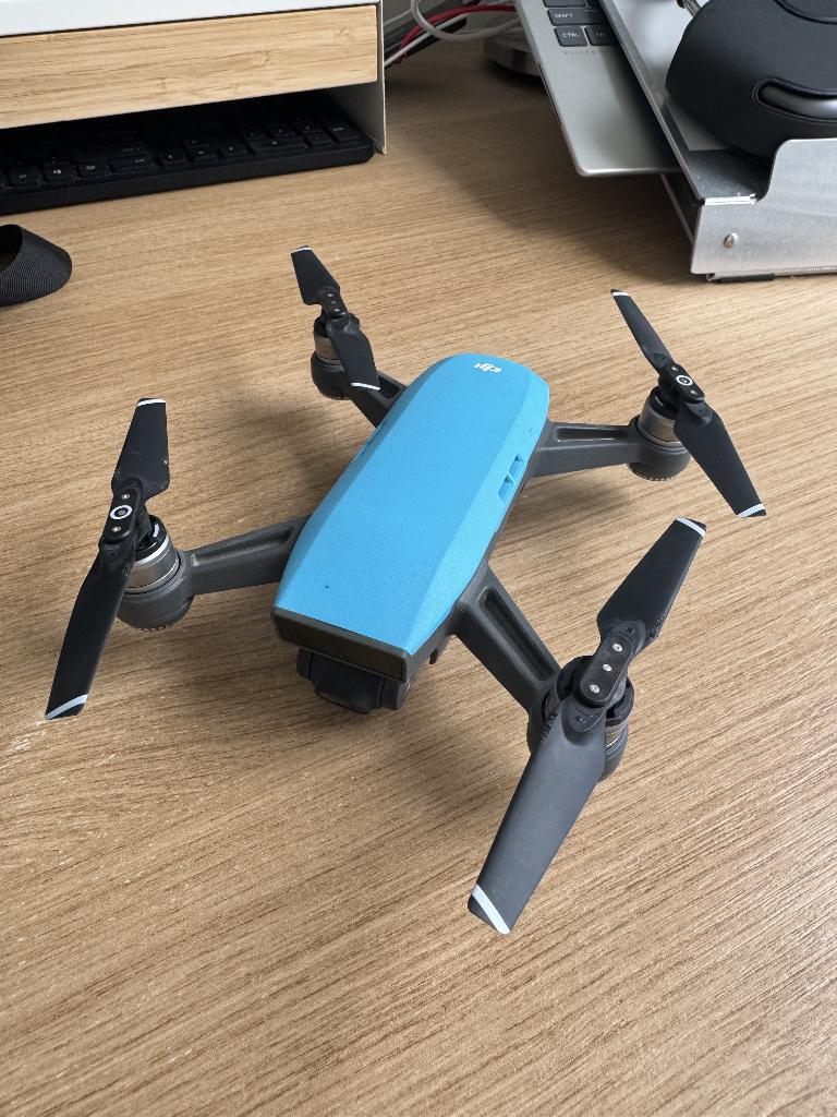 DJI Spark - Fly More Combo - blauw, Cameradrone, Zo goed als nieuw, 1 tot 5 kilometer, Minder dan 250 gram