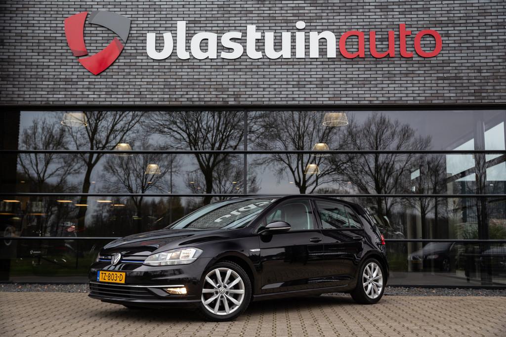 Volkswagen Golf 1.5 TSI Highline , Adap. cruise, Carplay, Vi, Voorwielaandrijving, 4 cilinders, Alcantara, Zwart