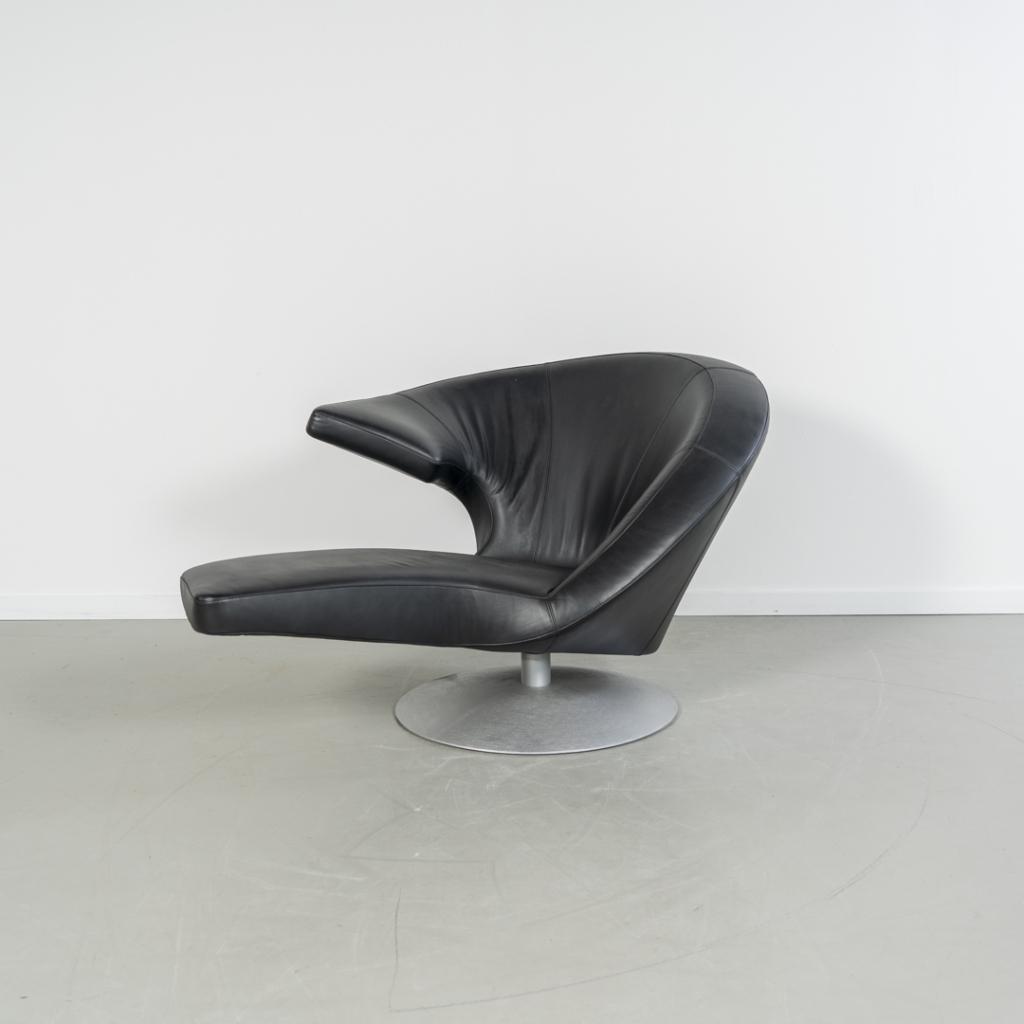 1x Leolux Parabolica Fauteuil Links Zwart Leer - Aluminium, Huis en Inrichting, Fauteuils, Niet ingevuld, Gebruikt, 125 tot 150 cm