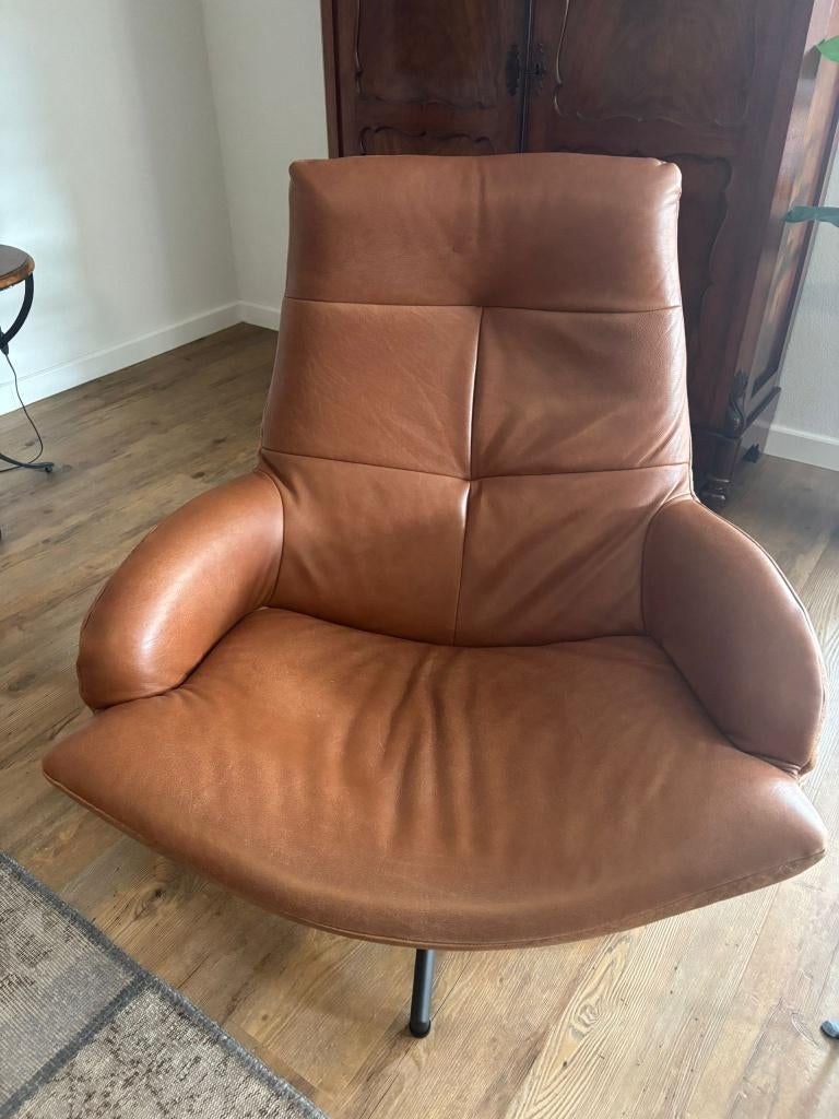 Lederen fauteuil bruine met draaipoot, Huis en Inrichting, Ophalen, Bijzondere stijl, Minder dan 75 cm, Leer