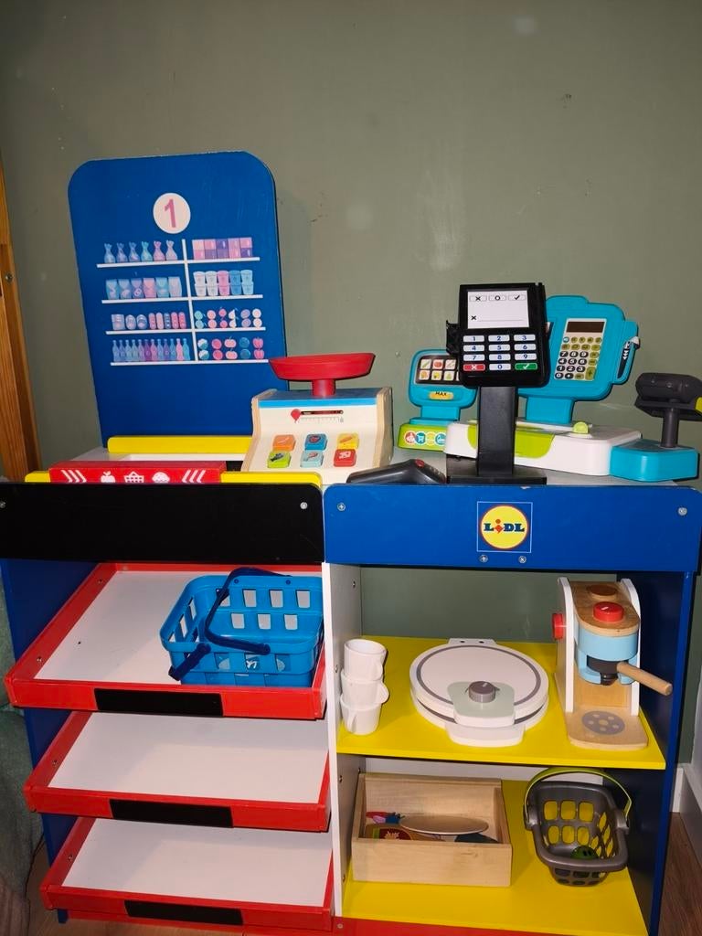 Houten Lidl supermarkt met vele extra's, Ophalen, Gebruikt