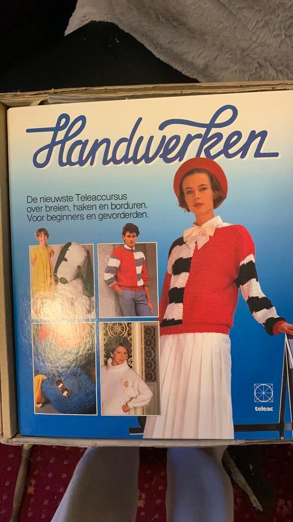 Complete vursus met materialen breien haken borduren, Hobby en Vrije tijd, Breien en Haken, Ophalen of Verzenden, Zo goed als nieuw