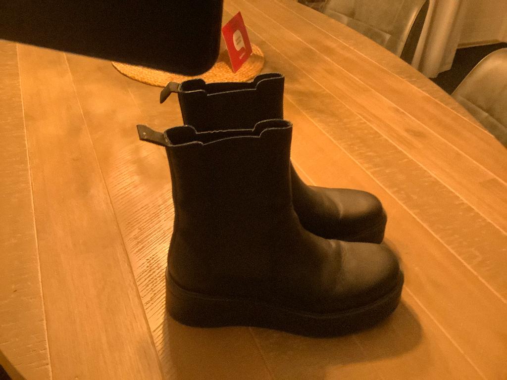 Damesboot Vagabond, Ophalen of Verzenden, Zo goed als nieuw, Zwart, Lage of Enkellaarzen