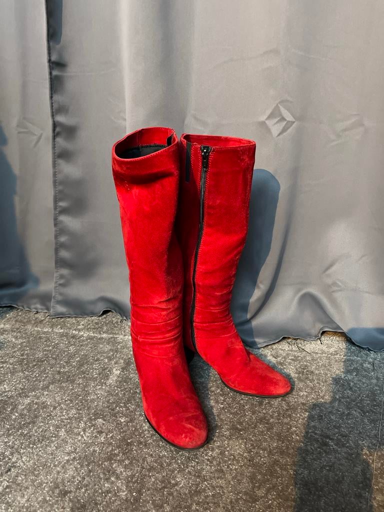 Italiaanse Suède Rode Laarzen - Maat 39, Kleding | Dames, Schoenen, Ophalen, Zo goed als nieuw, Rood, Hoge laarzen
