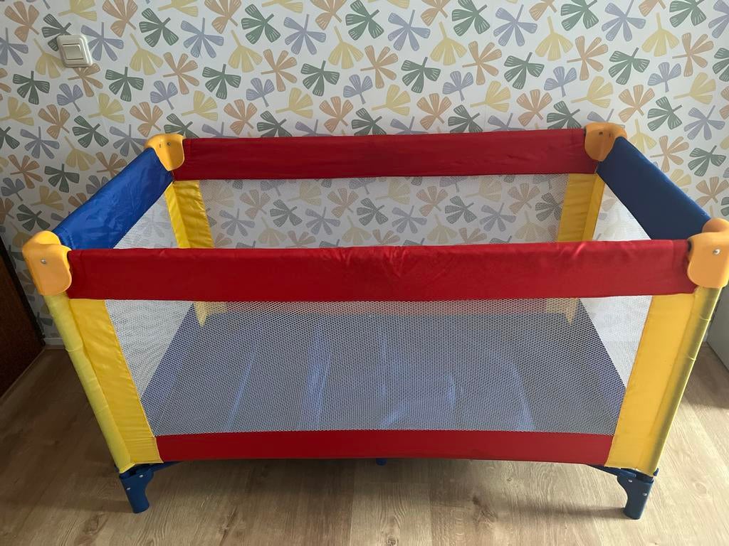 Campingbedje - Gebruikt voor de kleinkinderen., Ophalen of Verzenden, Gebruikt, Reisbedje