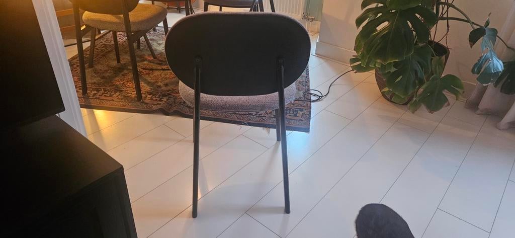 Zuiver Stoelen Set (4+ Extra's) - twv €558!, Huis en Inrichting, Stoelen, Zo goed als nieuw, Vier, Stof, Grijs, Ophalen of Verzenden