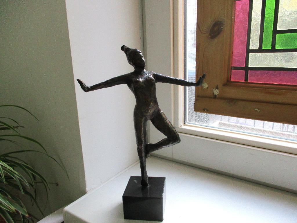 Bronzen beeld van Ditta Engel, Antiek en Kunst, Kunst | Beelden en Houtsnijwerken, Ophalen of Verzenden