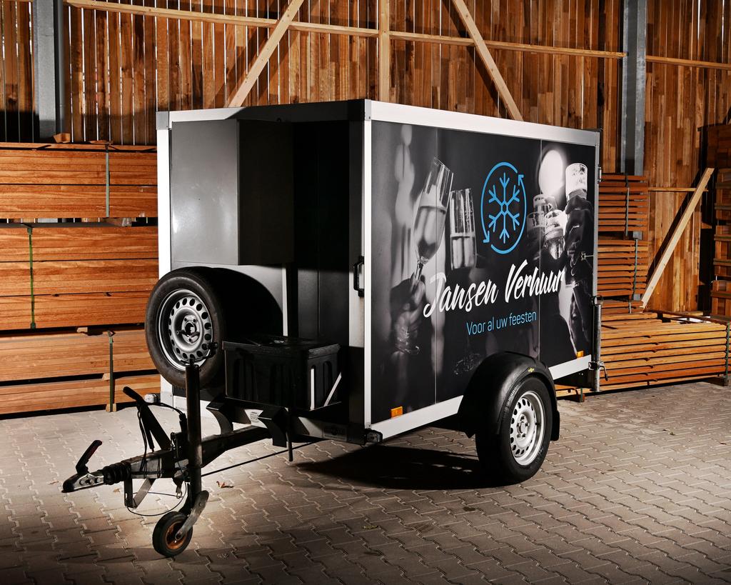 Te Huur koelwagen/koelaanhanger, Ophalen, Zo goed als nieuw