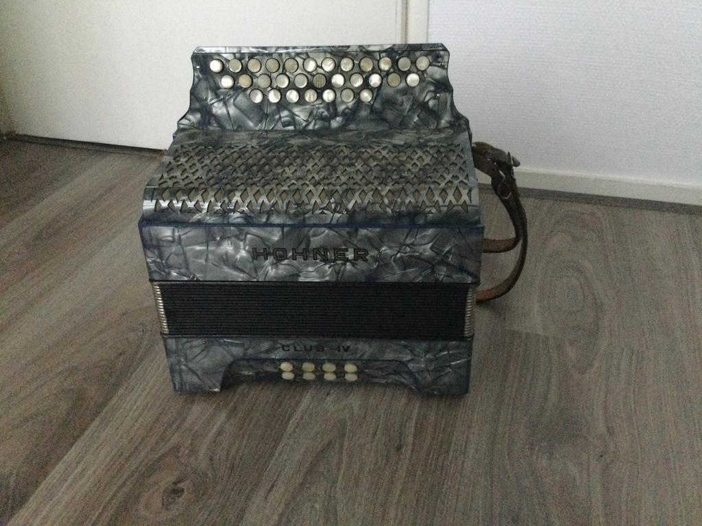 Hohner Club lV, Ophalen, Gebruikt