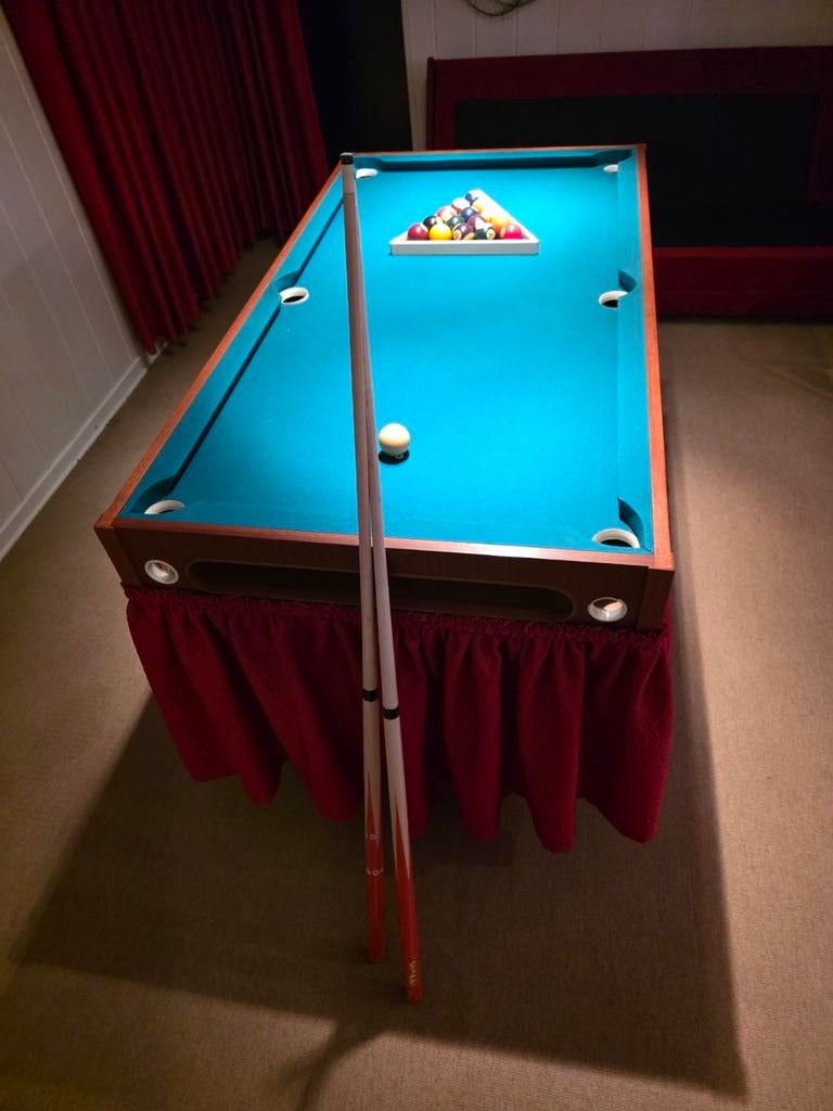 1x Vintage Pooltafel in teak met velours rode rok, Ophalen of Verzenden, Zo goed als nieuw, Pooltafel