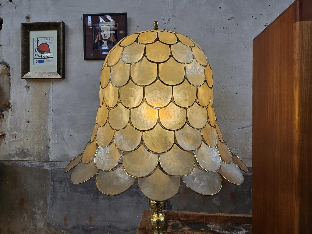 XL Jaren 70 Design Tafel Lamp Capiz Schelpen Parelmoer Goud, Huis en Inrichting, Lampen | Tafellampen, Gebruikt, Overige materialen