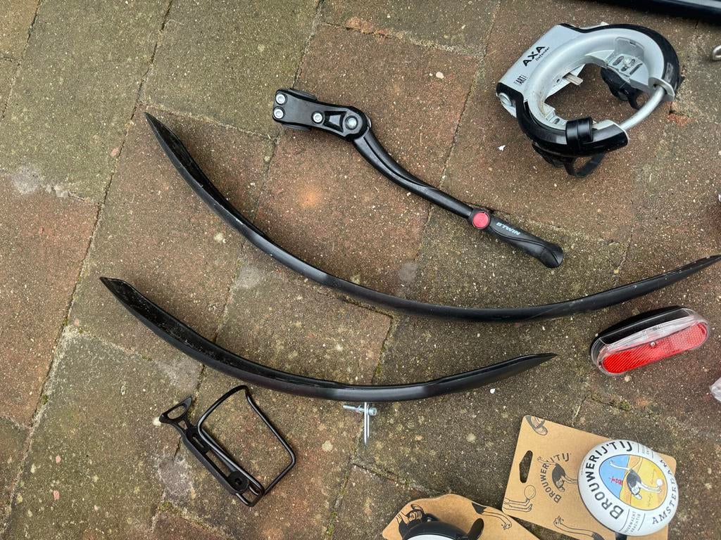 Fiets Onderdelen: AXA, B'twin - Bellen, Slot, Verlichting, Fietsen en Brommers, Fietsonderdelen, Ophalen of Verzenden, Gebruikt