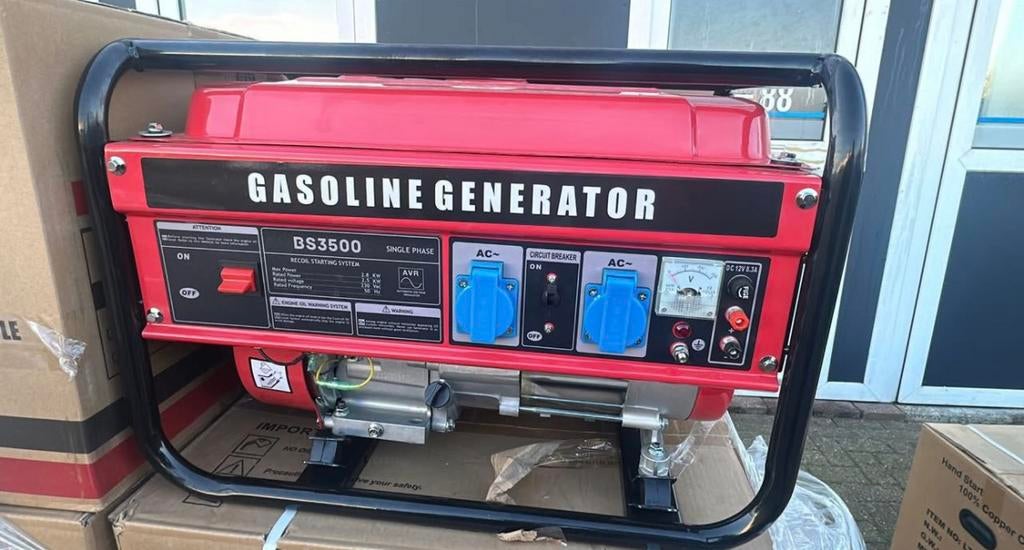Gasoline Generator, Ophalen, Zo goed als nieuw, Minder dan 5 kVA, Benzine
