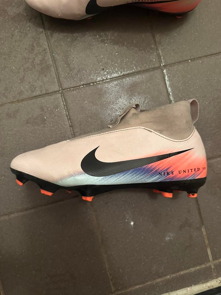 Nike voetbalschoenen, Ophalen of Verzenden, Zo goed als nieuw, Zwart, Sportschoenen
