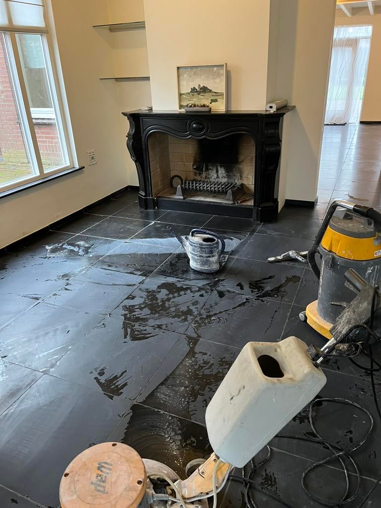 Oude hardsteen vloer polijsten 013-5333365, Interieuradvies